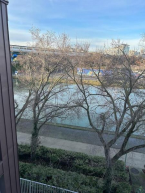 Vue sur canal et Stade de france